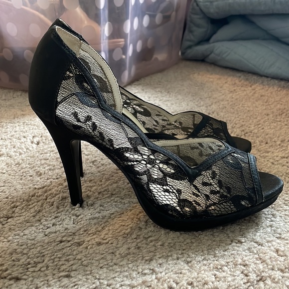 Lulu Townsend Black Lace Heels - Picture 2 of 6
